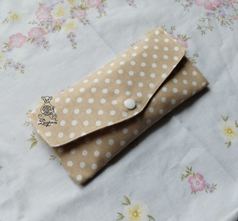 kapsička na hygienu obal kapsička pouzdro kapsa hygiena ručně šitá rouška intimka intimky vložky propisku 