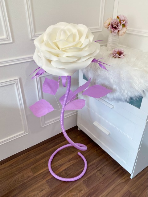 SVÍTÍCÍ RŮŽE-bílo lila dekorace dárek květina lampa design valentýn světl svítící květina 