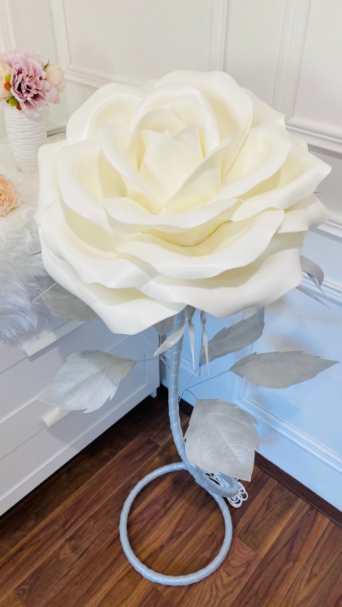 SVÍTÍCÍ RŮŽE-stříbrná dekorace dárek květina lampa design 