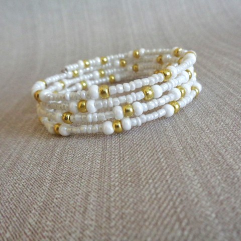Náramek bílozlatý šperk náramek doplněk zlatá bílá ozdoba bílý zlatý něžný jemný romantický korálkový 