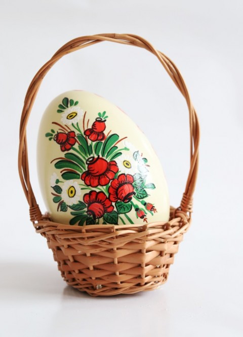 PŠTROSÍ KRASLICE/ 15 cm v košíčku jaro velikonoce kraslice tradice home decor folklor jarní dekorace lidové umění 