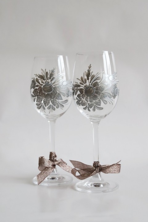 sklenice na víno víno originální dárek sklo malba květiny narozeniny svátek svatba dárky skleničky 