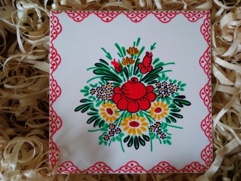 Malovaná kachle folklor/květy na zavěšení folklor bytové doplňky kachle dekorativní předmět malovaná kachle 