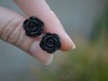 puzetky - černé růžičky