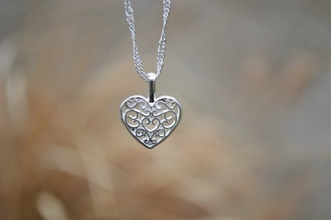 náhrdelník - řetízek se srdíčkem náhrdelník srdce dárek vánoce srdíčko láska řetízek stříbrná valentýn ornamenty handmade zamilovaní platinová ruční práce 