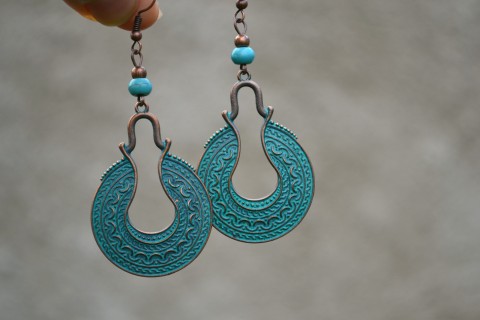 náušnice - s duší orientu korálky náušnice modrá kuličky ornament nebe tyrkysová bižuterie etno afrika měděná orient ochrana hladina obloha starobylé ornamenty tyrkenit terč indie štít středověk etnické totem africké starověk neokoukané domorodec působivé tamtamy 