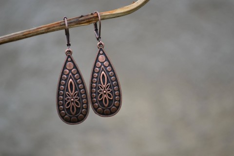 náušnice - kapka v měděné náušnice podzim elegantní ornament žena hnědá skořice kapka bižuterie dívka etno afrika karamel měděná kresba slza kapička ornamenty země handmade čokoláda 