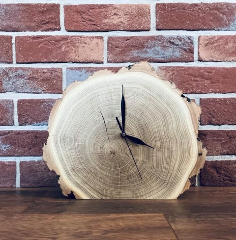 Dřevěné hodiny dřevěné hodiny akát 