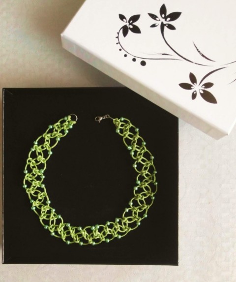 Zelený obojek se zelenými korálky šperk korálky zelená sklo bavlna ozdoba bižuterie uzel komponenty šňůra drhání voskovaná ruční práce nerez ocel 