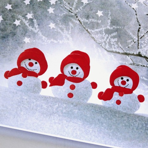 Blahopřání k Vánocům - TŘI VE SNĚHU červená sníh vánoce čepice bílá přání vánoční šála hvězdy sněhulák advent větev 