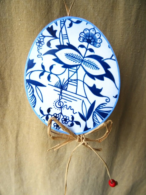 Vajíčko CIBULÁK V BÍLÉ dekorace modrá bílá velikonoce velikonoční vejce kraslice 