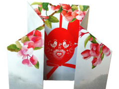 ZAHRADA VONÍCÍ JAREM - pohlednice