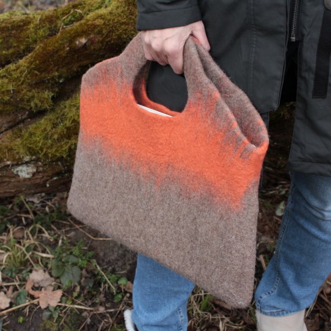 Taška - země vonící skořicí kabelka taška vlna merino plstěná rouno kabela plstěné plstěný na notebook 