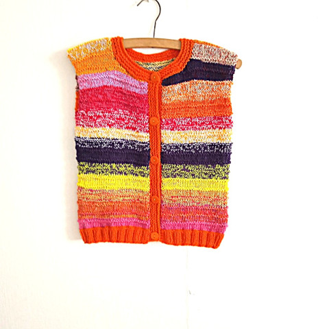 Vestička s merinem vel. 122-128 červená oranžová fialová akryl vesta merino 