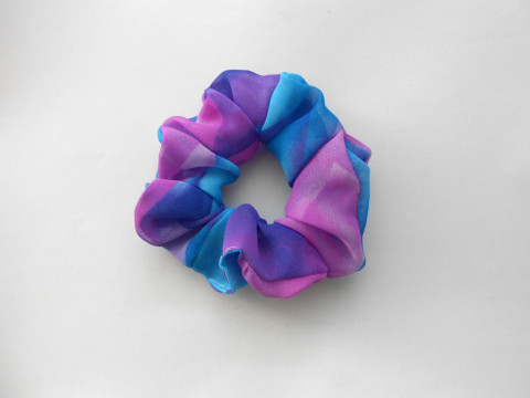 Gumička scrunchie do vlasů bílá hnědá proužky ozdoba gumička scrunchie 