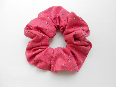 Gumička scrunchie do vlasů růžová proužky ozdoba gumička scrunchie 