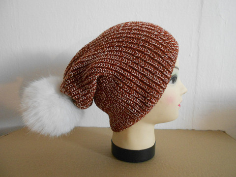 Hučka s merinem a velkou bambulí čepice bílá béžová akryl rezavá merino hučka 