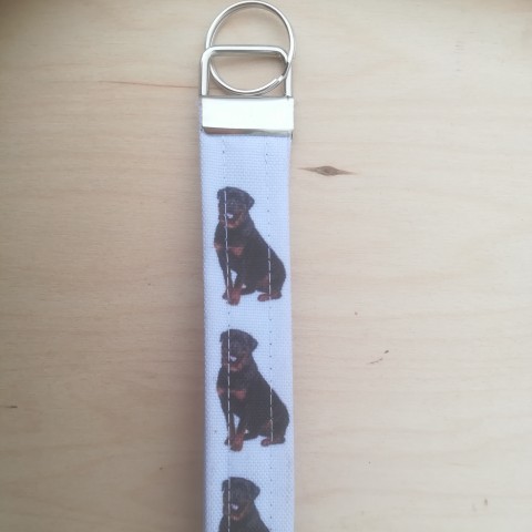 Látková klíčenka - rotvajler přívěsek pes pejsek psík klíčenka ozdoba na kabelku na klíče na klíč rotvajler na batoh na čip 