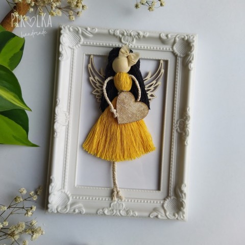 Obraz anděl dekorace bílá žlutá anděl stříbrná andělka advent pro maminku den matek boho macrame 
