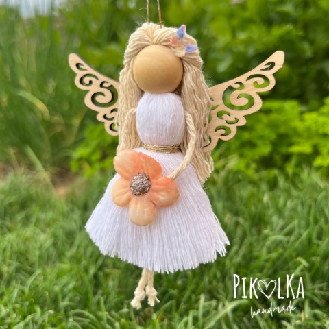 Víla (bílá natur blond) dekorace vánoce zlatá motýl bílá vánoční ozdoba boho macrame darek fairy pro kamaradku pro stesti 