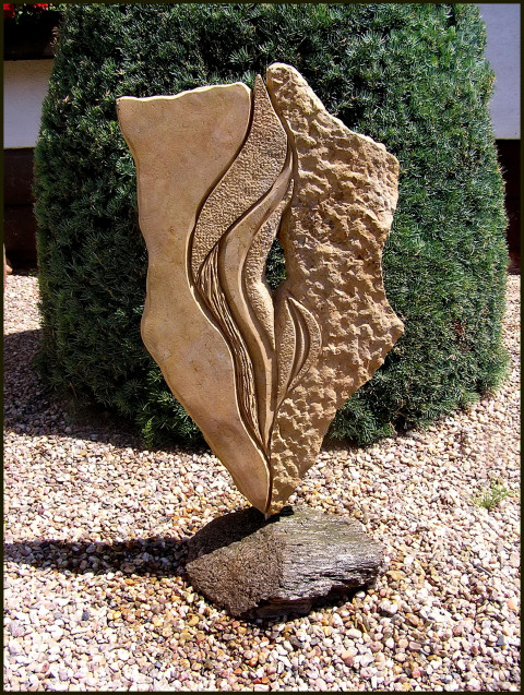SOCHA Z PÍSKOVCE  - *ZNAMENÍ DOBY* plastika socha skulptura zahradní socha socha z pískovce exteriérová socha socha do zahrady. sochy z pískovce 