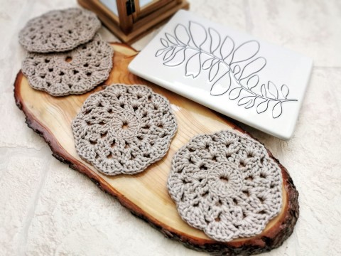 Podtácek - háčkovaný - Květina prostírání háčkované podšálky podtácky boho hygge bohodecor hyggedecor krisdeko 