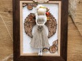 Andělka z příze v rámečku - béžová