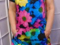 Šaty s kapucí - barevné květy