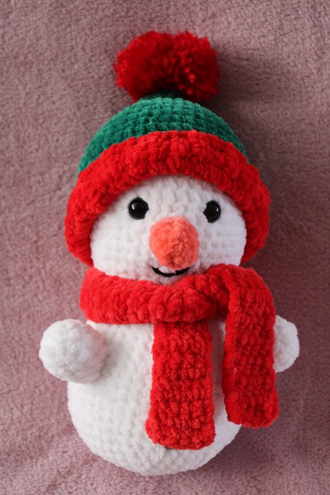 Háčkovaný sněhulák červené zelená zima vánoce čepice bílá oči háčkování šála sněhulák bambule handmade knoflíky sněhuláček mrkev duté vlákno bezpečnostní dolphin baby holka s háčkem himalaya 