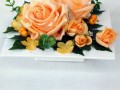 Aranžmá na stůl se žlutými růžemi