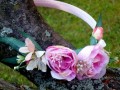 Květinová čelenka s růžovými kvítky
