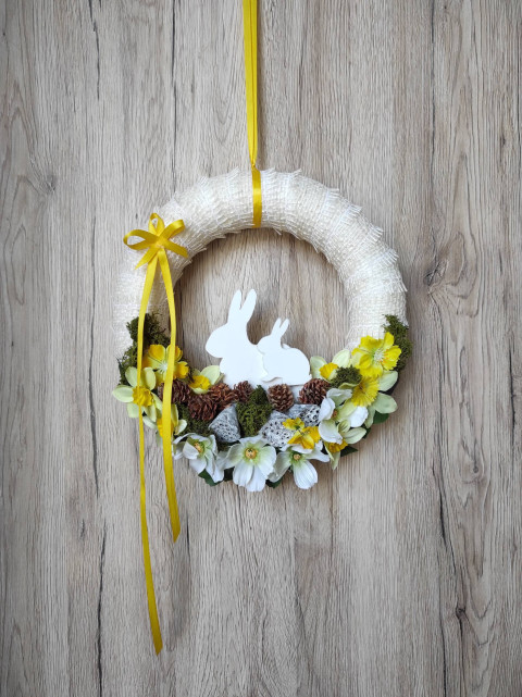 Velikonoční věnec se zajíčky dekorace dárek jarní svátek věnec jaro květ velikonoce zajíc zajíček velikonoční narcis na dveře k zavěšení na stěnu krásenka exotický plod 