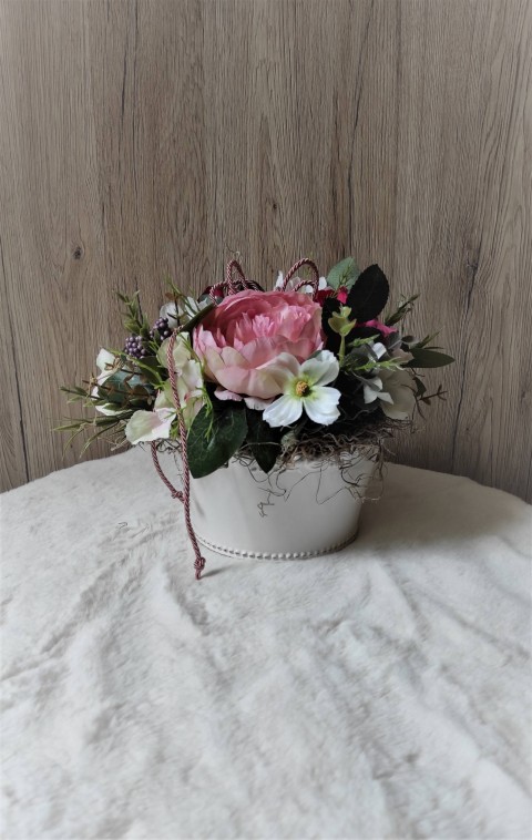 Romantické aranžmá v keramice dekorace dárek květina keramika narozeniny svátek růže romantika květ miska růžový keramická bílý romantický pivoňka aranžmá květinové flower hortenzie tilandsie krásenka 