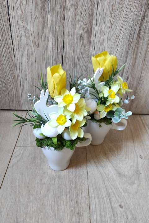 Velikonoční hrníček se zajíčkem dekorace dárek květina keramika hrnek zelený jarní jaro květ velikonoce zajíček žlutý keramický bílý hrníček tulipán velikonoční květinový narcis vajíčko spring easter 