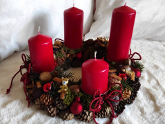 Vánoční věnec do bílorůžové