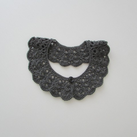 Háčkovaný límeček doplněk háčkovaný šedá ozdoba dámský límeček crochet pro ženy 