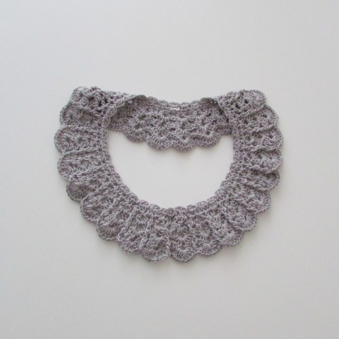 Háčkovaný límeček doplněk háčkovaný šedá ozdoba dámský límeček crochet pro ženy 