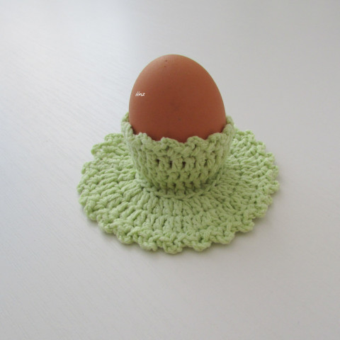 Stojánek na velikonoční vajíčko dekorace jarní jaro velikonoce ozdoba háčkované velikonoční kalíšek handmade na stůl stojánek na vajíčko zelená světlá obal na vajíčko 
