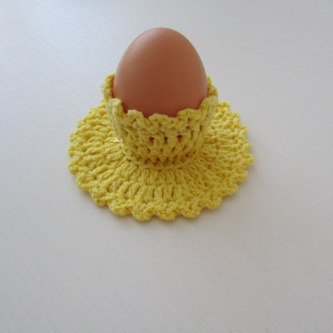 Obal na velikonoční vajíčko dekorace jarní žlutá jaro velikonoce ozdoba háčkované velikonoční kalíšek handmade na stůl stojánek na vajíčko obal na vajíčko 