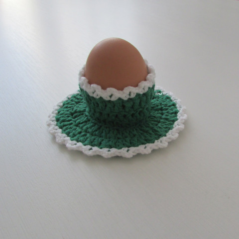 Obal na velikonoční vajíčko dekorace zelená jarní bílá jaro velikonoce ozdoba háčkované velikonoční kalíšek handmade na stůl stojánek na vajíčko obal na vajíčko 