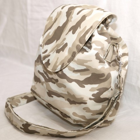 Kabelka a batůžek 2v1 - Maskovací kabelka batůžek batoh vak přes rameno žebradlo na záda dva v jednom 