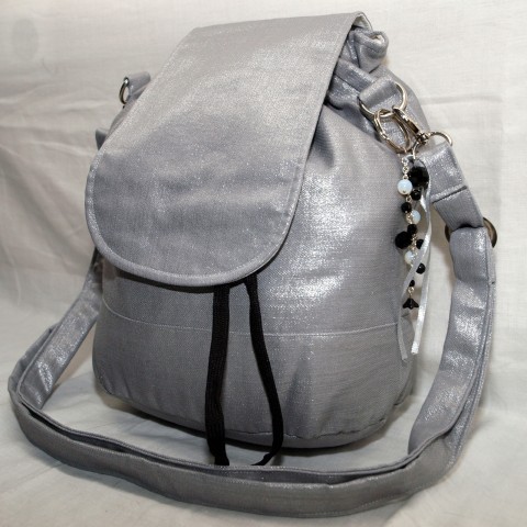 Kabelka a batůžek 2v1 - Stříbrný kabelka stříbrný batůžek batoh vak kabela béžový přes rameno na záda 