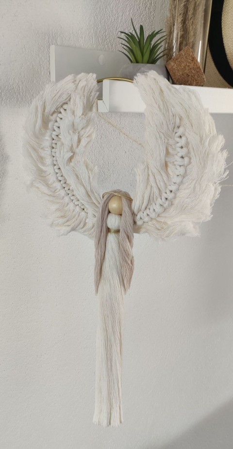 Macramé anděl na kruhu dřevo bavlna béžová anděl macramé 