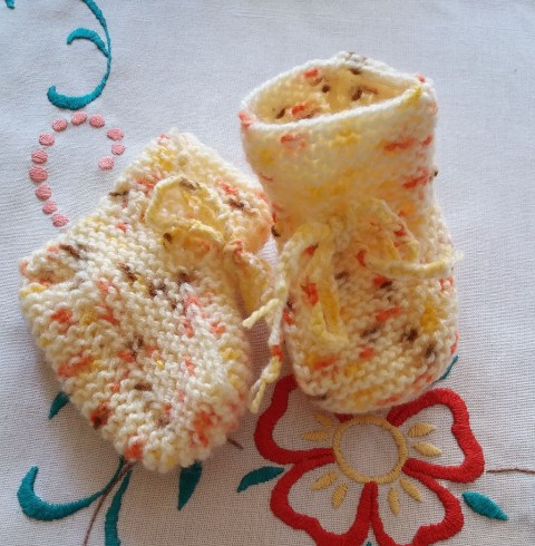 dětské bačkůrky žlutostrakaté děti zima podzim pletení jaro miminko ponožky bačkůrky nožičky dětské oblečení 