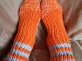 pletené ponožky oranžovošedé
