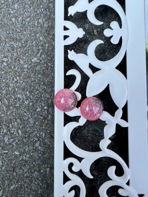 Náušnice - růžová pryskyřice šperk šperky náušnice růžová bižuterie akce pryskyřice náušničky náušky růžové glitry flitrové flitr výprodej pryskyřicové 