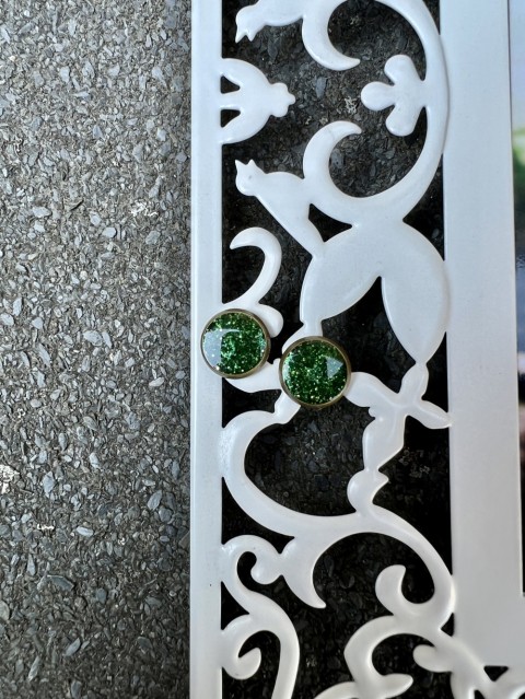 Náušnice - flitry zelené šperk šperky zelená náušnice zelené bižuterie akce pryskyřice náušničky náušky glitry flitrové flitr výprodej pryskyřicové 