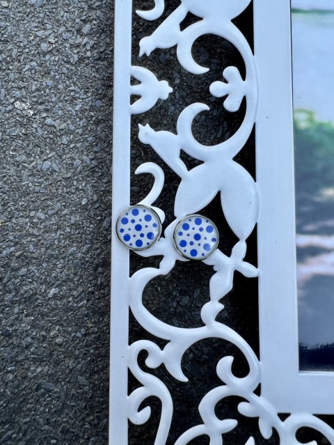 Náušnice - modré puntíky šperk šperky náušnice puntík modré puntíky bižuterie akce pryskyřice náušničky náušky puntíkaté výprodej pryskyřicové modré puntíky 