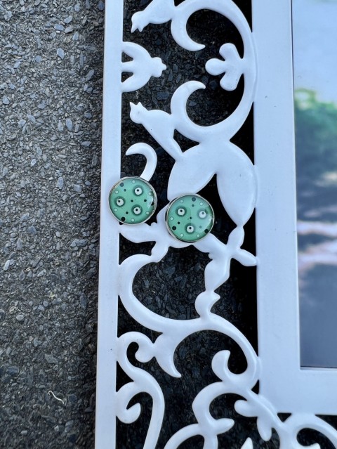 Náušnice - zelené puntíky šperk šperky náušnice zelené puntík puntíky bižuterie akce pryskyřice náušničky náušky puntíkaté výprodej pryskyřicové zelené puntíky 