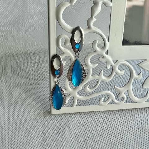Luxusní crystal - neon modré šperk šperky náušnice modrá elegantní svatba neon modré elegance fialové nerez luxusní bižuterie luxus náušničky náušky ples plesové bižuterní bižu festival zářivé fialkové třpytivé neonové družička na ples na svatbu neonky luxury svědek nerezové zapínání na festival 